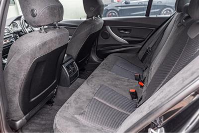 2013 BMW 320i - Thumbnail