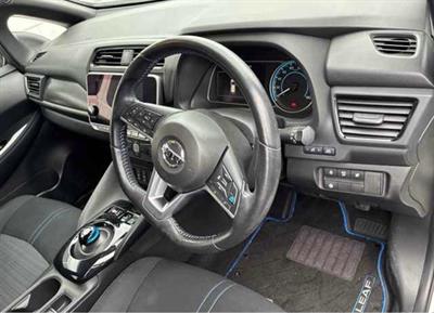 2017 Nissan Leaf - Thumbnail