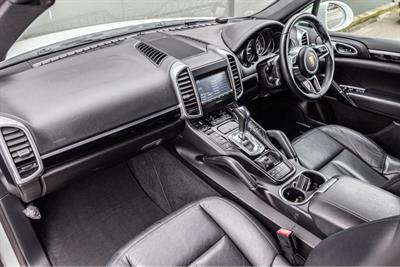 2015 Porsche CAYENNE 4WD - Thumbnail