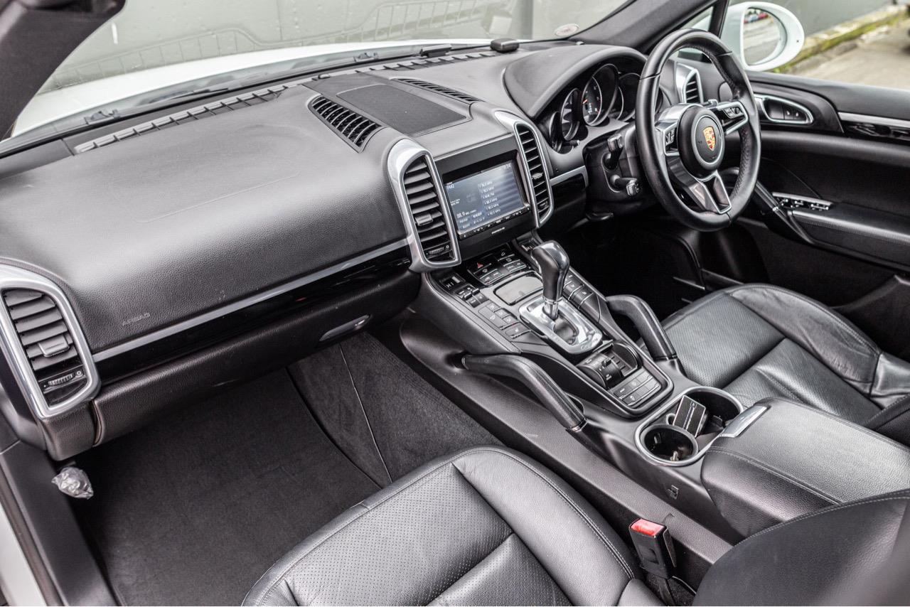 2015 Porsche CAYENNE 4WD