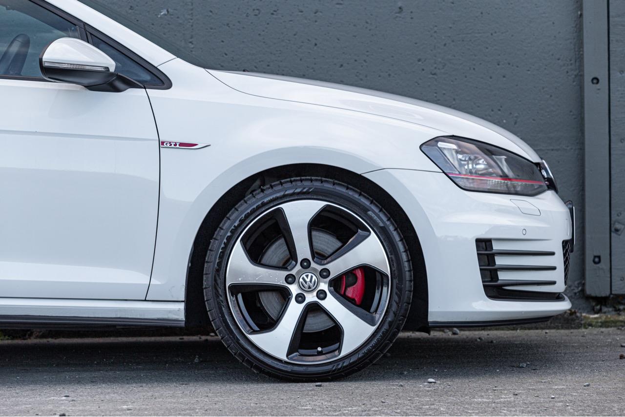 2014 Volkswagen GOLF GTI