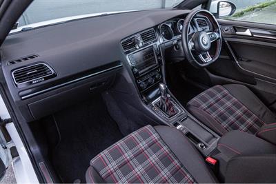 2014 Volkswagen GOLF GTI - Thumbnail