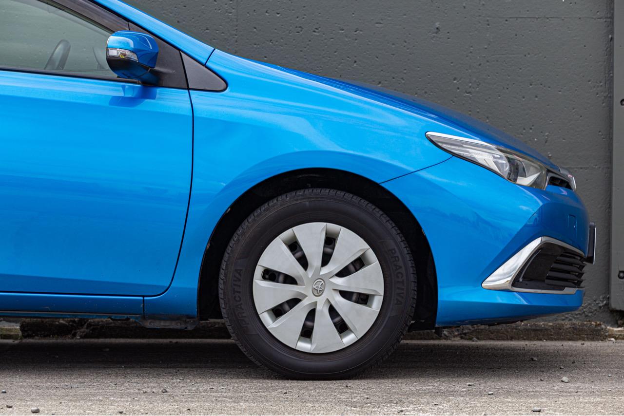 2015 Toyota AURIS