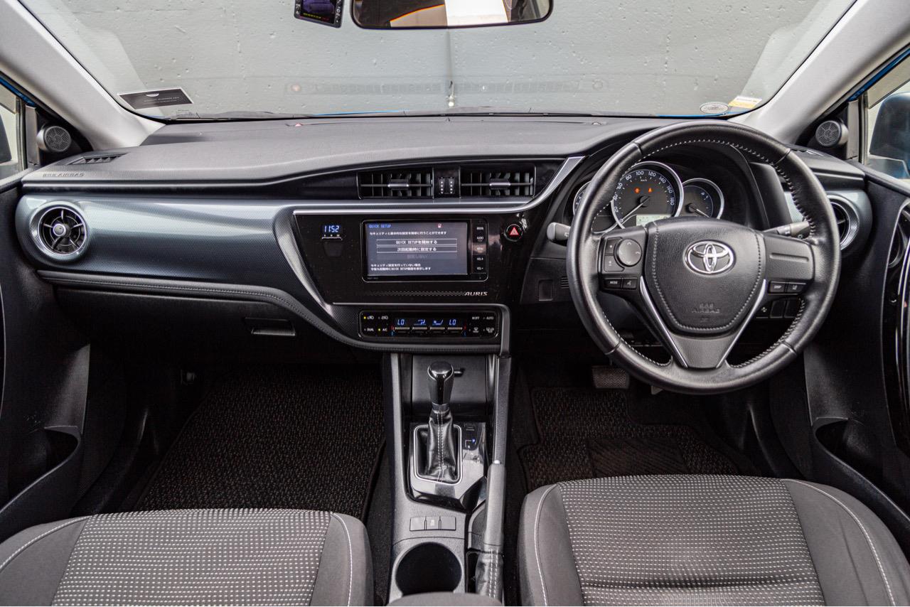 2015 Toyota AURIS
