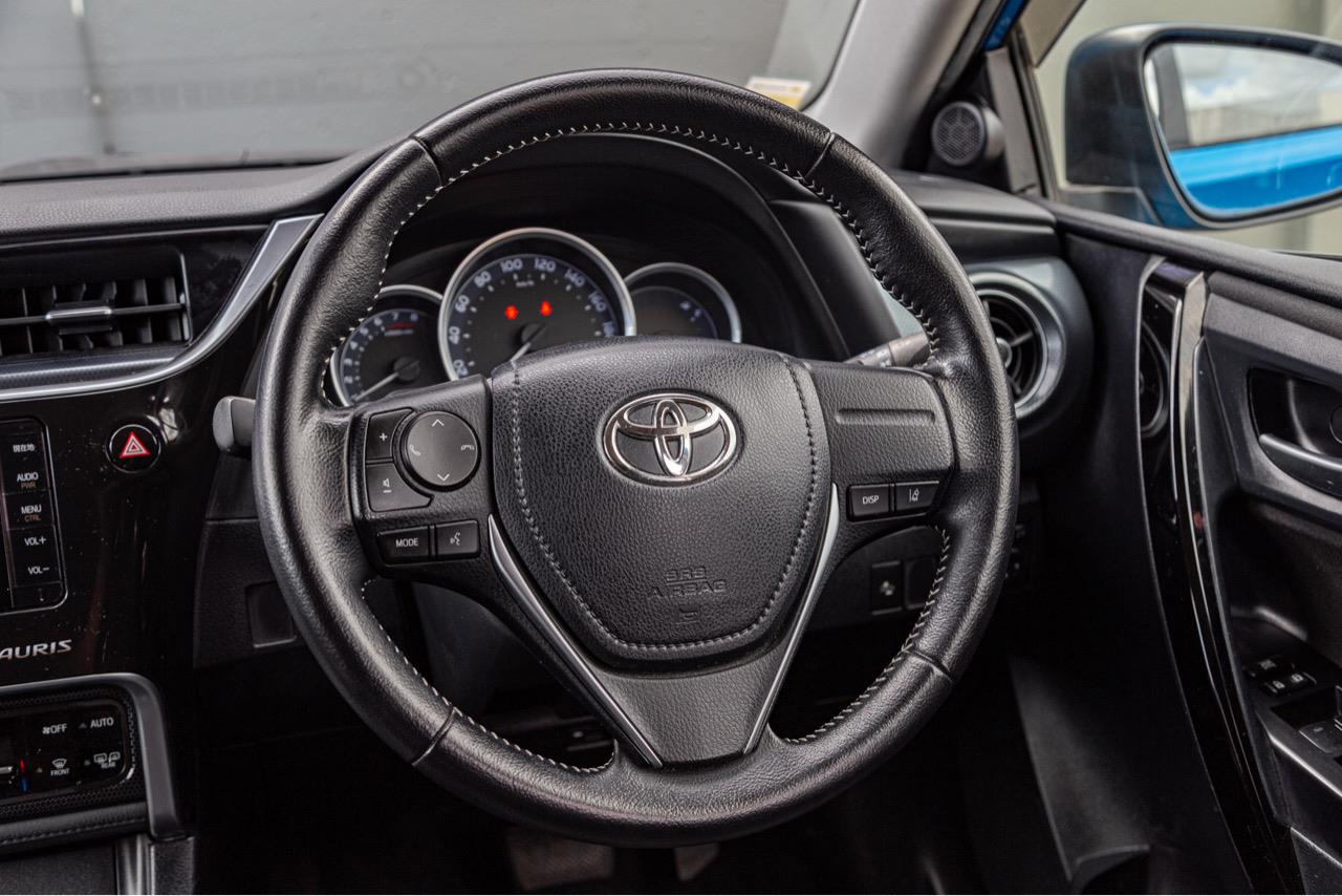 2015 Toyota AURIS