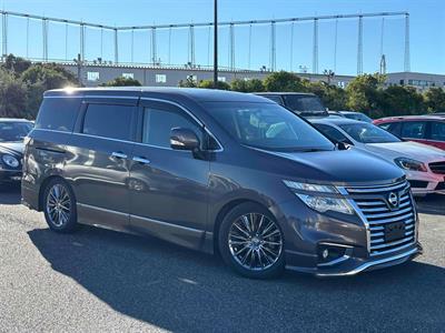 2016 Nissan Elgrand - Thumbnail