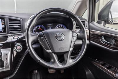 2016 Nissan Elgrand - Thumbnail
