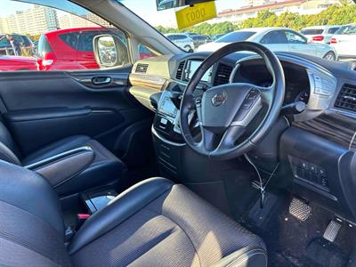 2016 Nissan Elgrand - Thumbnail