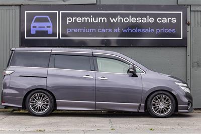 2016 Nissan Elgrand - Thumbnail