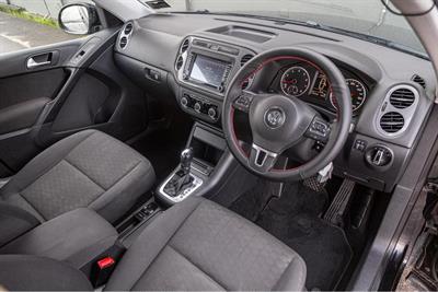 2012 Volkswagen TIGUAN - Thumbnail