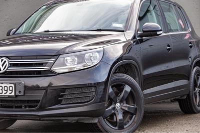 2012 Volkswagen TIGUAN - Thumbnail