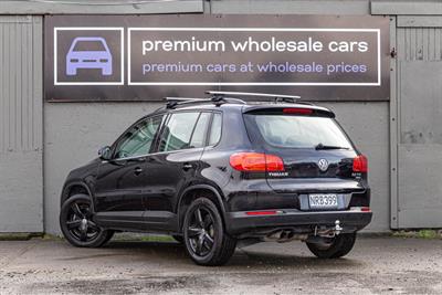 2012 Volkswagen TIGUAN - Thumbnail