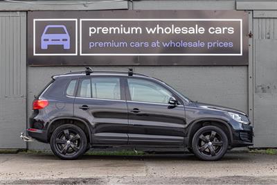 2012 Volkswagen TIGUAN - Thumbnail