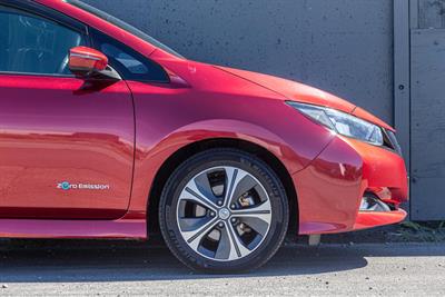 2017 Nissan Leaf - Thumbnail