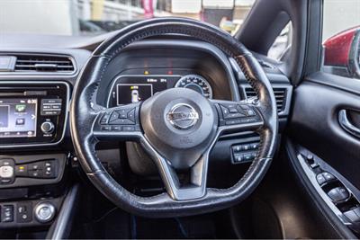 2017 Nissan Leaf - Thumbnail