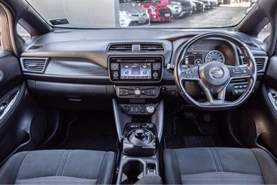 2017 Nissan Leaf - Thumbnail