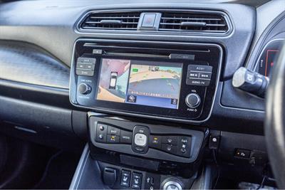 2017 Nissan Leaf - Thumbnail