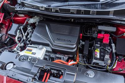 2017 Nissan Leaf - Thumbnail