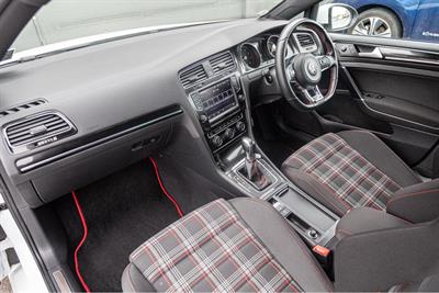 2014 Volkswagen GOLF GTI - Thumbnail