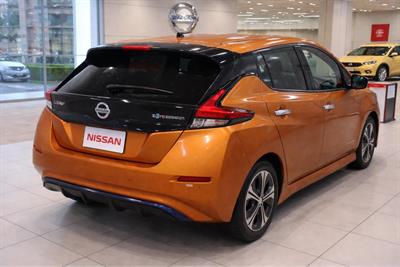 2017 Nissan Leaf - Thumbnail