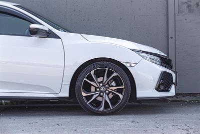 2018 Honda Civic - Thumbnail