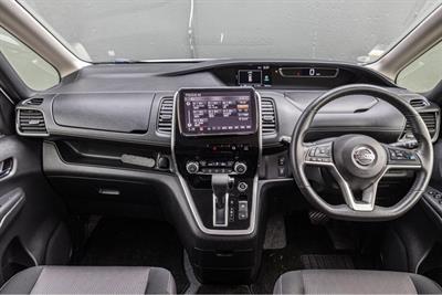 2017 Nissan SERENA - Thumbnail