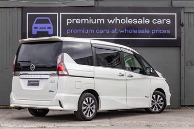 2017 Nissan SERENA - Thumbnail