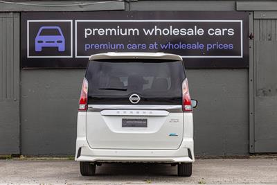 2017 Nissan SERENA - Thumbnail