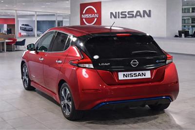 2018 Nissan Leaf - Thumbnail