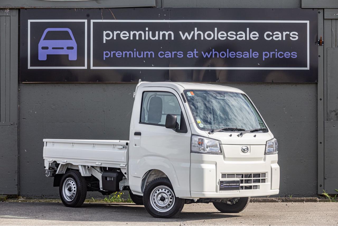 2025 DAIHATSU HIJET TRUCK