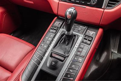 2018 Porsche MACAN 4WD - Thumbnail