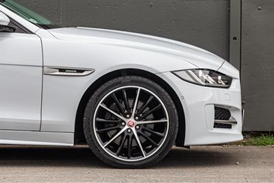 2018 Jaguar XE - Thumbnail