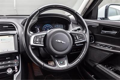 2018 Jaguar XE - Thumbnail