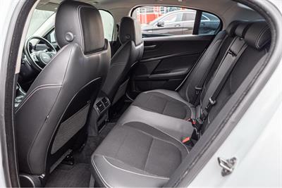 2018 Jaguar XE - Thumbnail