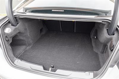 2018 Jaguar XE - Thumbnail