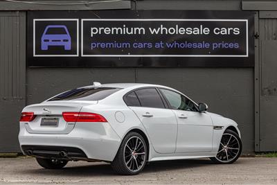 2018 Jaguar XE - Thumbnail