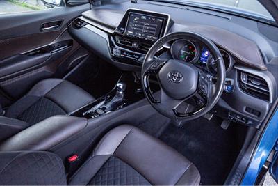 2017 TOYOTA C-HR - Thumbnail
