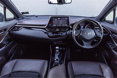 2017 TOYOTA C-HR - Thumbnail