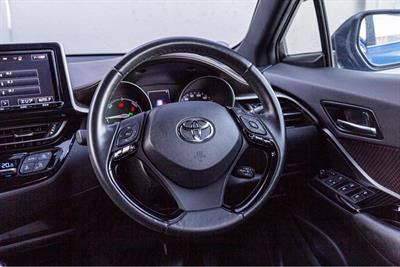 2017 TOYOTA C-HR - Thumbnail