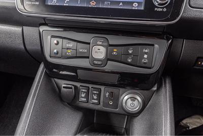 2017 Nissan Leaf - Thumbnail