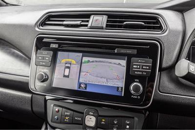 2017 Nissan Leaf - Thumbnail