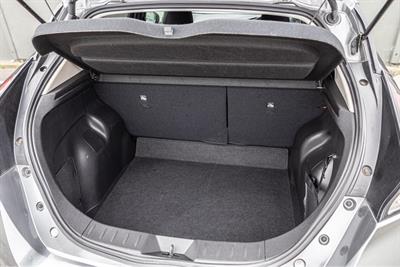 2017 Nissan Leaf - Thumbnail