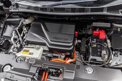 2017 Nissan Leaf - Thumbnail