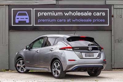 2017 Nissan Leaf - Thumbnail