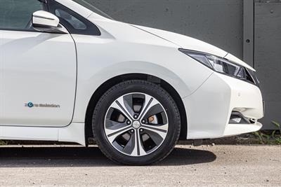 2018 Nissan Leaf - Thumbnail