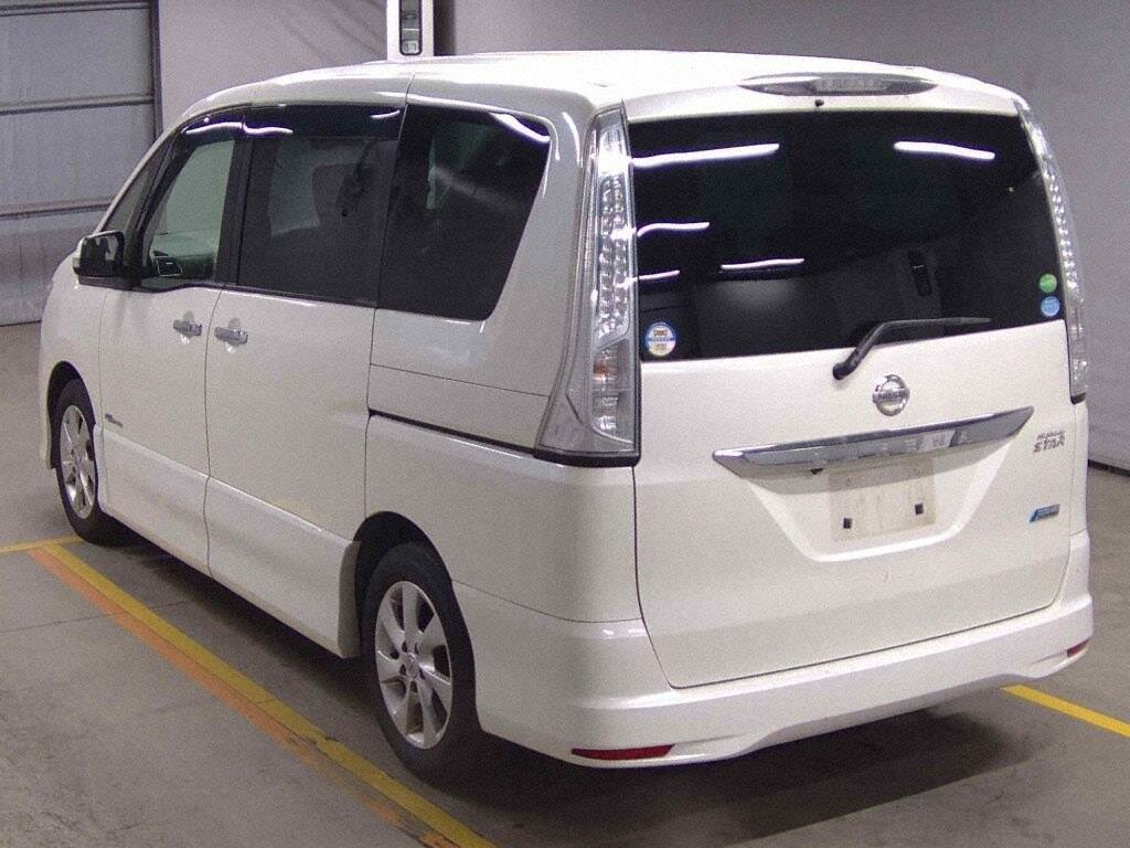 2013 Nissan SERENA