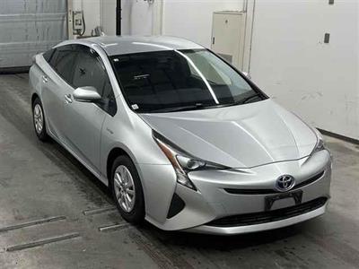 2016 Toyota Prius - Thumbnail
