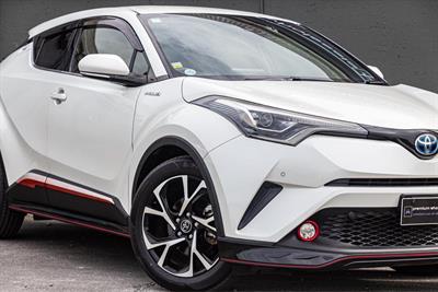 2017 Toyota C-HR - Thumbnail