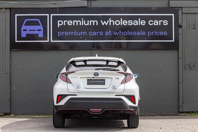 2017 Toyota C-HR - Thumbnail