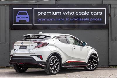 2017 Toyota C-HR - Thumbnail
